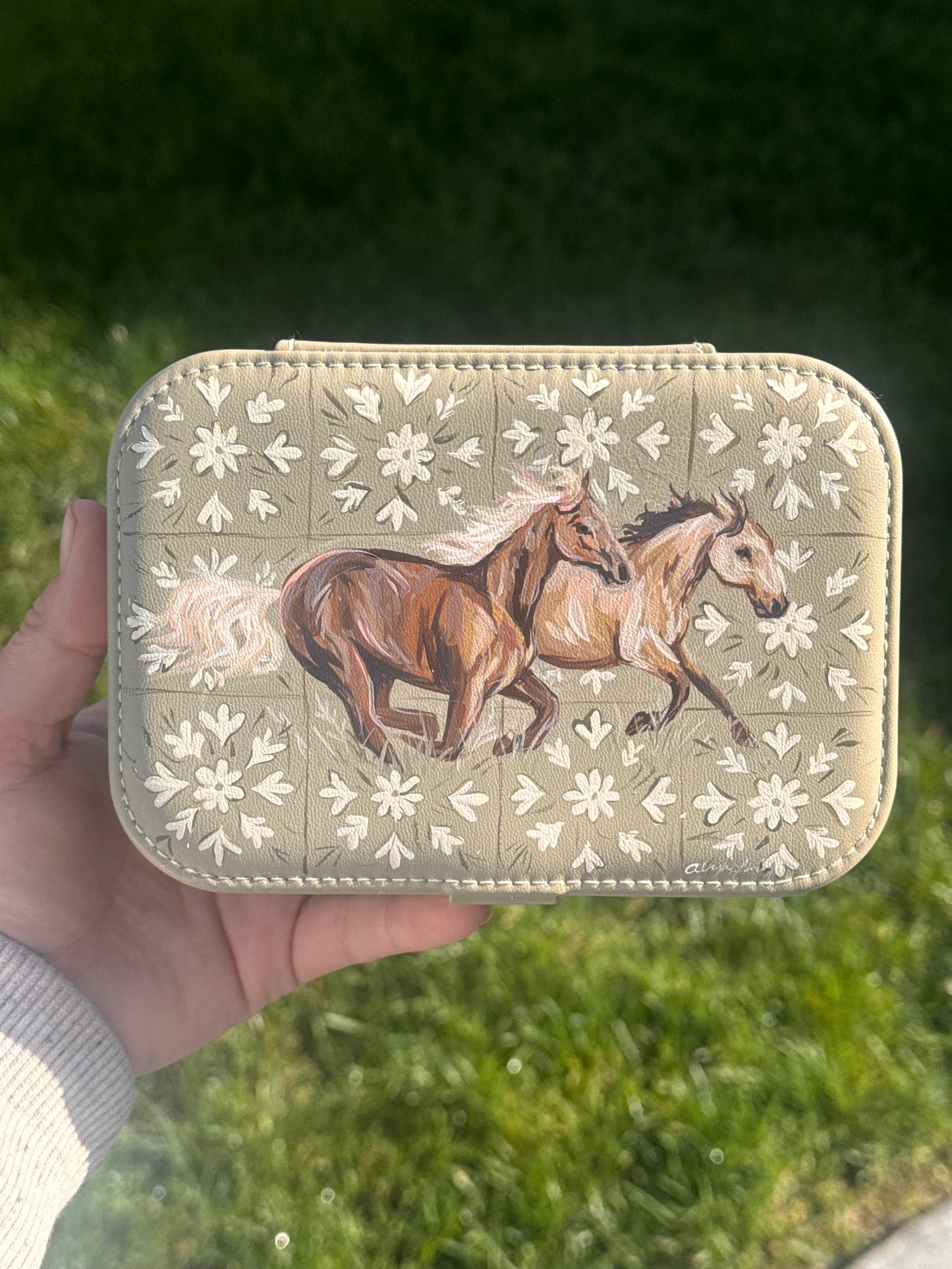 Pair of horses jewelry box